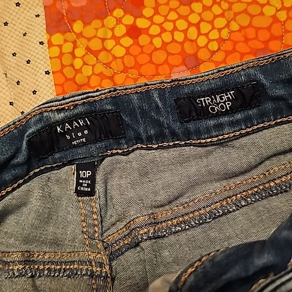 KAARI blue petite straight crop size 10P... painted flowers on left leg-so nice!